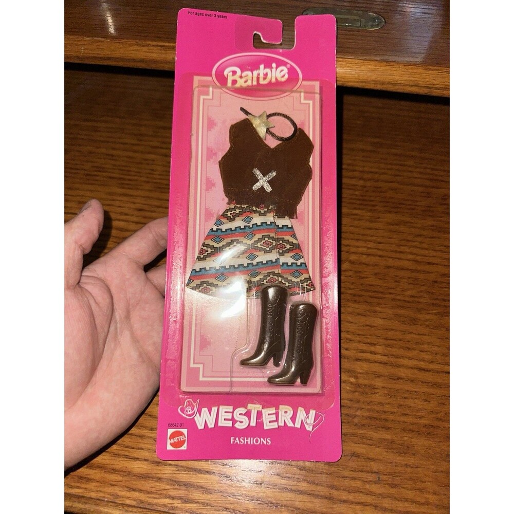 Barbie WESTERN FASHIONS Mattel 68642-91 Brown Top + Skirt & Boots 1998 MOC